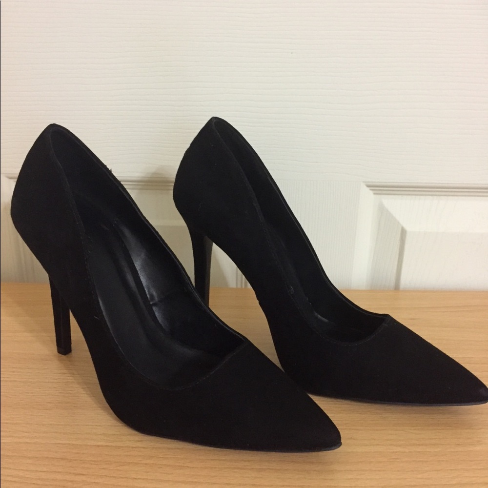 Charlotte Russe black pump